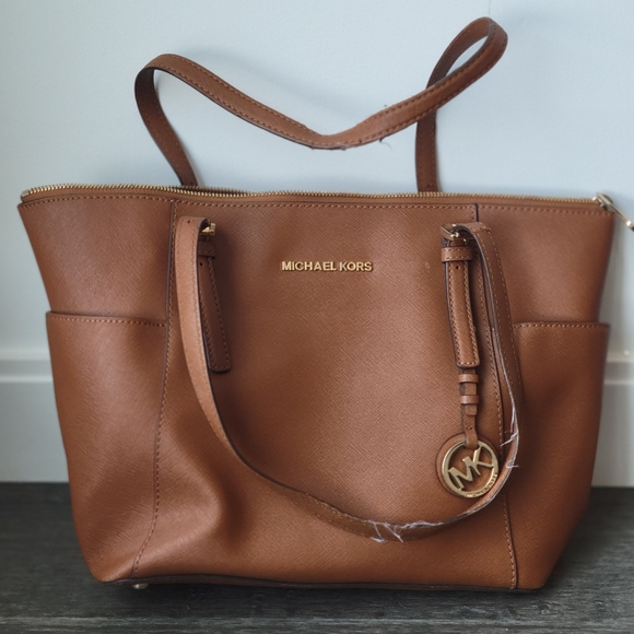 MICHAEL Michael Kors Bags Charlotte Large Saffiano Leather Topzip